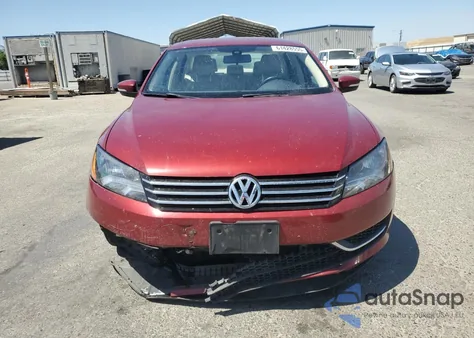 2015 Volkswagen Passat S z USA, uszkodzony, nr VIN 1VWAT7A38FC036178